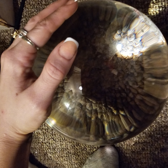 Very large crystal ball - Picture 2 of 5